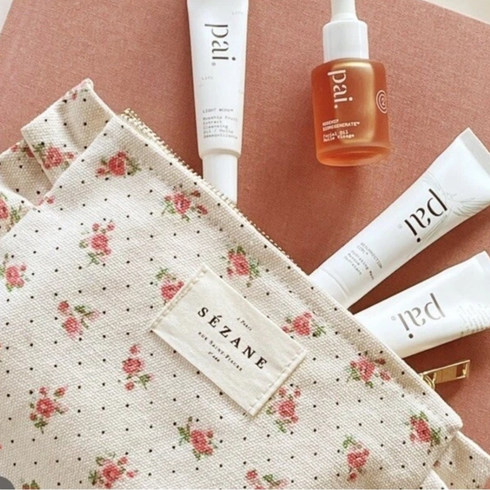 SEZANE Floral Pouch with ruffles